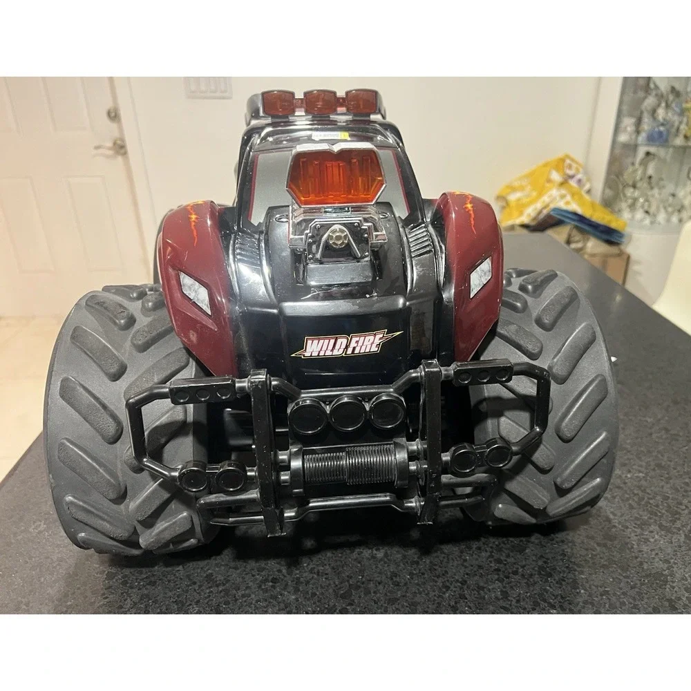 15 / Wild Fire Remote Control Monster Truck Black/Red Used